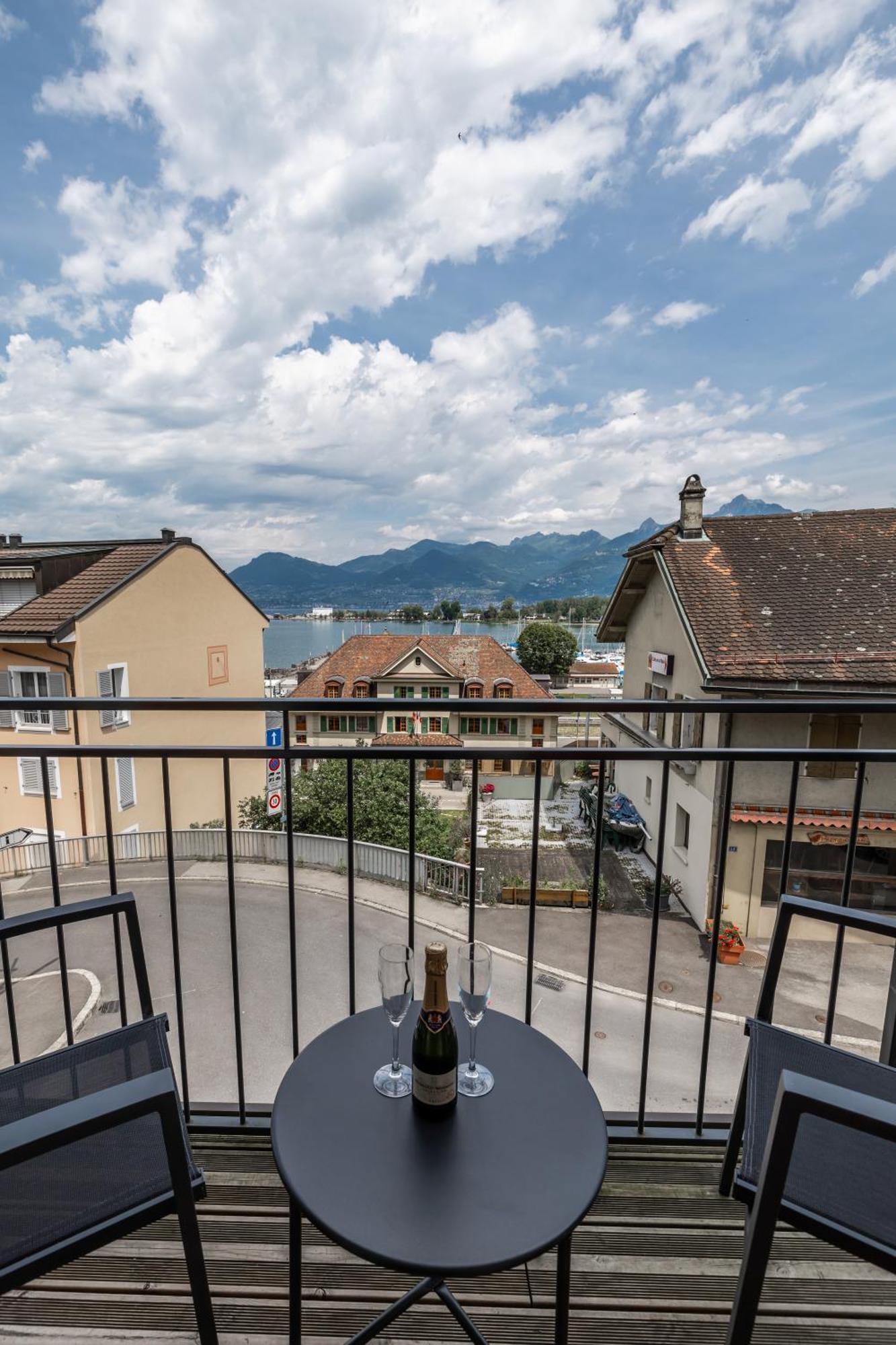 Aloha Chambres Port-Valais Екстериор снимка